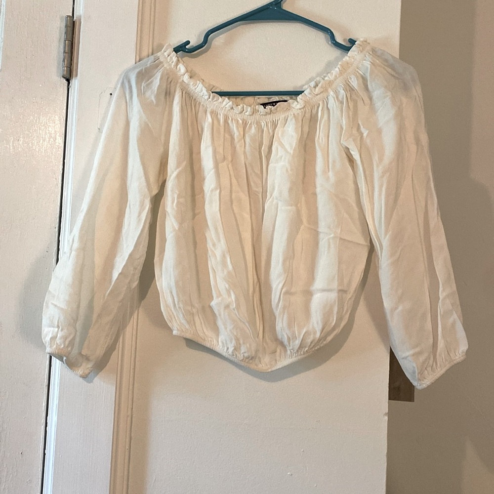 Brandy Melville ruffle sleeve crop top